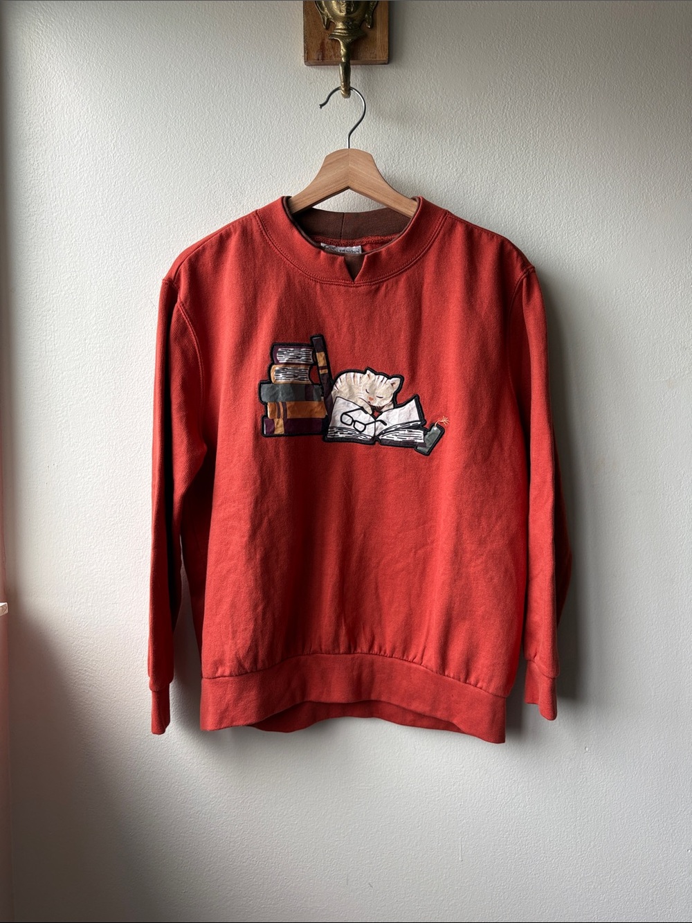 Easy Essentials Sweatshirt with Sleeping Cat and Books Size Small VTG